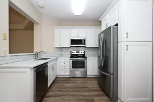 4210 Lawndale Ln N, Plymouth, MN 55446 - Photo 11