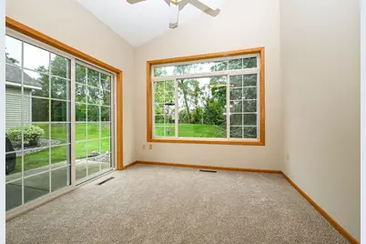4210 Lawndale Lane N, Plymouth, MN 55446 - Photo 7