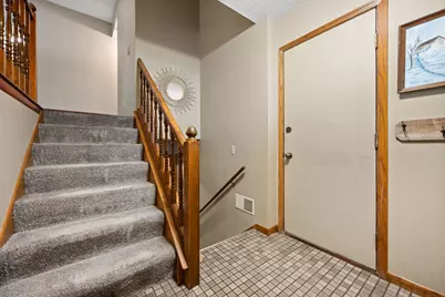 3226 Marlin Avenue, Vadnais Heights, MN 55127 - Photo 5