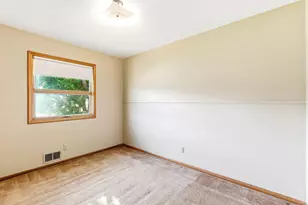 2835 Galtier St, Roseville, MN 55113 - Photo 17