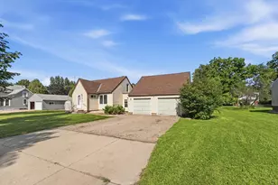 605 S 8th St, Olivia, MN 56277 - Photo 33