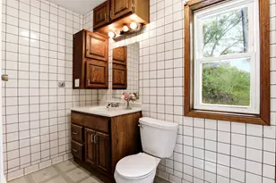 896 4th St E, Saint Paul, MN 55106 - Photo 27