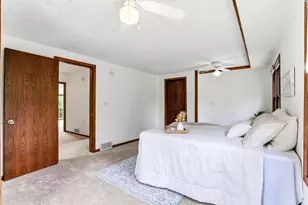 896 4th St E, Saint Paul, MN 55106 - Photo 23
