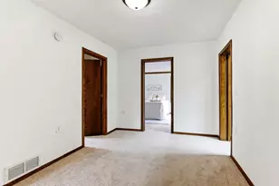 896 4th St E, Saint Paul, MN 55106 - Photo 21