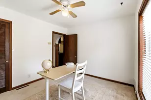 896 4th St E, Saint Paul, MN 55106 - Photo 17