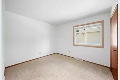 8818 N Brook Avenue N, Brooklyn Park, MN 55428 - Photo 21