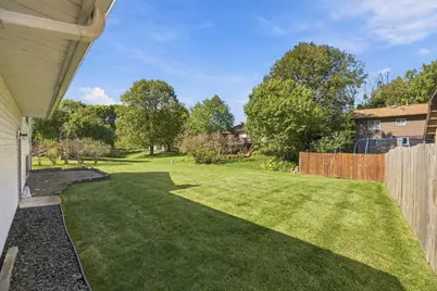 8818 N Brook Avenue N, Brooklyn Park, MN 55428 - Photo 33