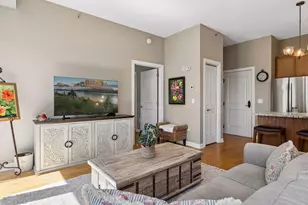 370 Marshall Ave, Saint Paul, MN 55102 - Photo 21