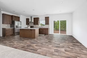 2421 Oak Preserve Ct, Saint Cloud, MN 56304 - Photo 3