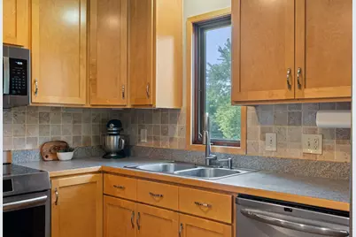 12335 Oxbow Drive, Eden Prairie, MN 55347 - Photo 19