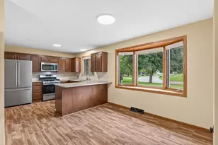 7712 Riverdale Dr N, Brooklyn Park, MN 55444 - Photo 13