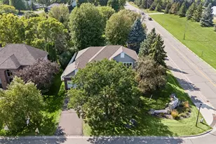 3925 Urbandale Ln N, Plymouth, MN 55446 - Photo 5