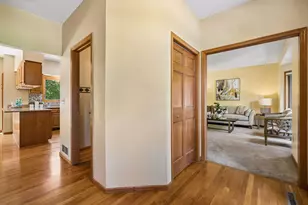 3925 Urbandale Ln N, Plymouth, MN 55446 - Photo 11
