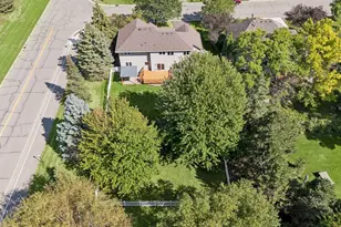 3925 Urbandale Ln N, Plymouth, MN 55446 - Photo 7
