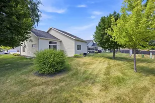 2872 35th St S, Moorhead, MN 56560 - Photo 3