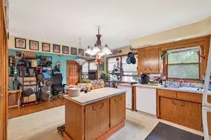 1398 25th St NW, New Brighton, MN 55112 - Photo 3