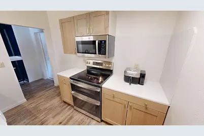 542 Benson Avenue SW #ensuite 210, Willmar, MN 56201 - Photo 9