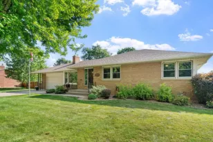 2823 Silver Lake Rd NE, Saint Anthony, MN 55418 - Photo 3