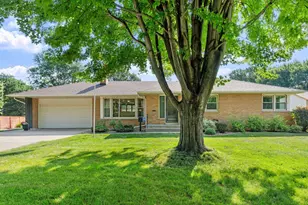 2823 Silver Lake Rd NE, Saint Anthony, MN 55418 - Photo 1
