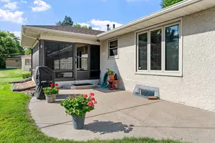 2823 Silver Lake Rd NE, Saint Anthony, MN 55418 - Photo 11
