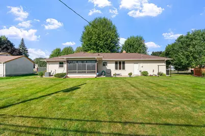 2823 Silver Lake Road NE, Saint Anthony, MN 55418 - Photo 9