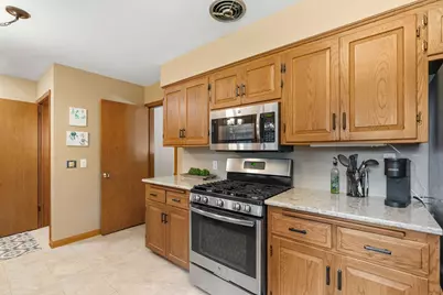 2823 Silver Lake Road NE, Saint Anthony, MN 55418 - Photo 35