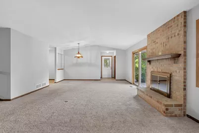 7055 Robinwood Trail, Woodbury, MN 55125 - Photo 7