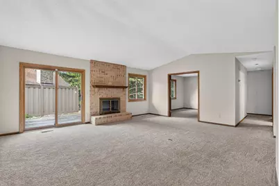 7055 Robinwood Trail, Woodbury, MN 55125 - Photo 9
