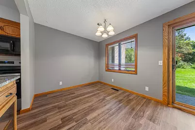 7250 Hunters Run, Eden Prairie, MN 55346 - Photo 13