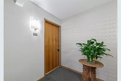 7250 Hunters Run, Eden Prairie, MN 55346 - Photo 7