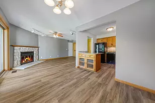 7250 Hunters Run, Eden Prairie, MN 55346 - Photo 15