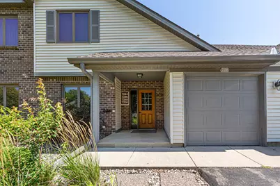 7250 Hunters Run, Eden Prairie, MN 55346 - Photo 3