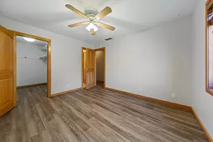 7250 Hunters Run, Eden Prairie, MN 55346 - Photo 23