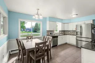 727 Tanglewood Dr, Shoreview, MN 55126 - Photo 11