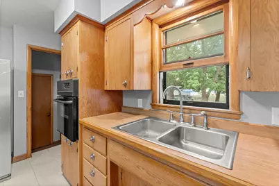 238 Macarthur Street W, South Saint Paul, MN 55075 - Photo 9