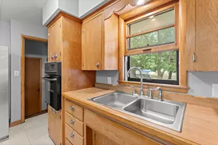 238 MacArthur St W, South Saint Paul, MN 55075 - Photo 9