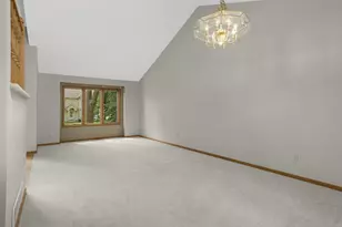 1381 Interlachen Dr, Eagan, MN 55123 - Photo 9