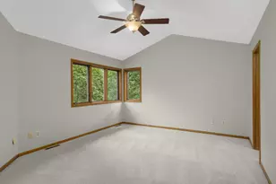 1381 Interlachen Dr, Eagan, MN 55123 - Photo 27