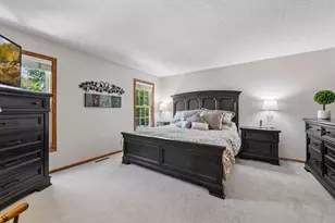 6601 Arlington Ct, Chanhassen, MN 55317 - Photo 11