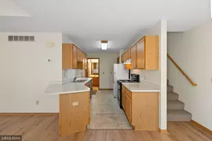 4831 Helena Ln N, Oakdale, MN 55128 - Photo 9