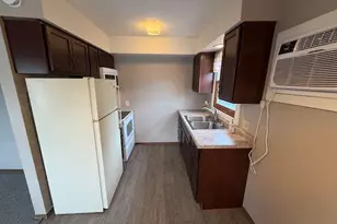 706 1st St S, Willmar, MN 56201 - Photo 1