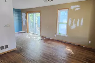 706 E 3rd St, Fairmont, MN 56031 - Photo 3