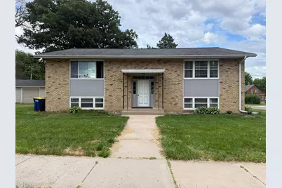305 N Van Buren Avenue, Springfield, MN 56087 - Photo 1