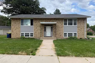 305 N Van Buren Ave, Springfield, MN 56087 - Photo 1