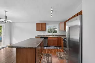 8149 Brandywine Pkwy, Brooklyn Park, MN 55444 - Photo 7