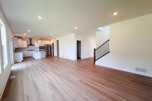 843 Londonderry Ln NW, Rochester, MN 55901 - Photo 3