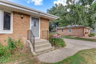 785 Grandview Ave W, Roseville, MN 55113 - Photo 3