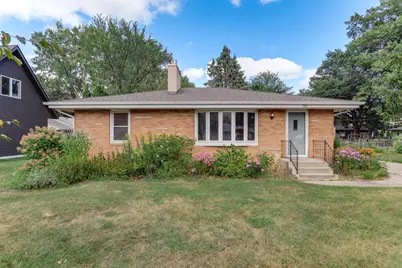785 Grandview Avenue W, Roseville, MN 55113 - Photo 1