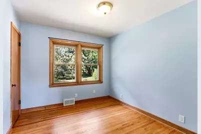 785 Grandview Avenue W, Roseville, MN 55113 - Photo 17