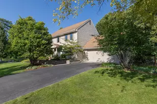 9017 Larkspur Ln, Eden Prairie, MN 55347 - Photo 3
